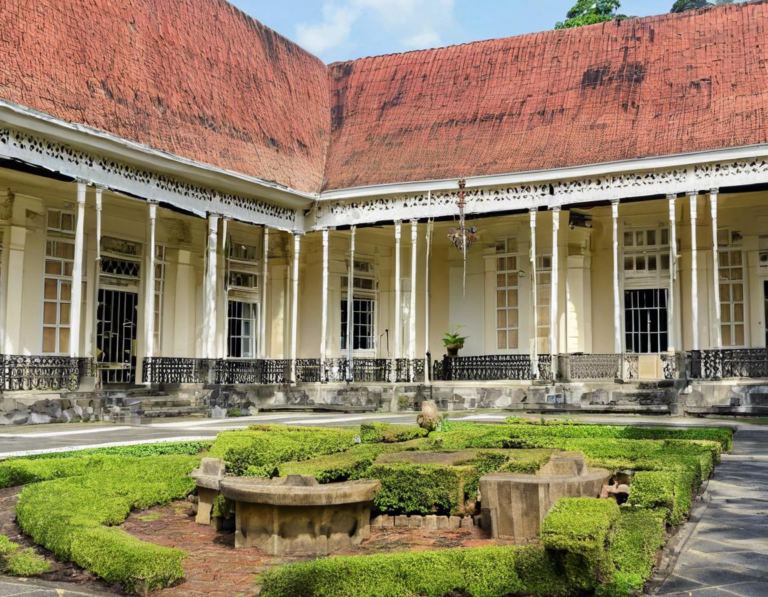 3.  Istana Bogor: Sejarah dan Arsitektur yang Memukau