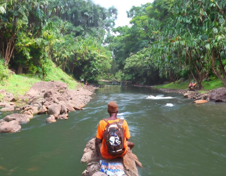 Menikmati Keindahan Alam Sungai Cisadane