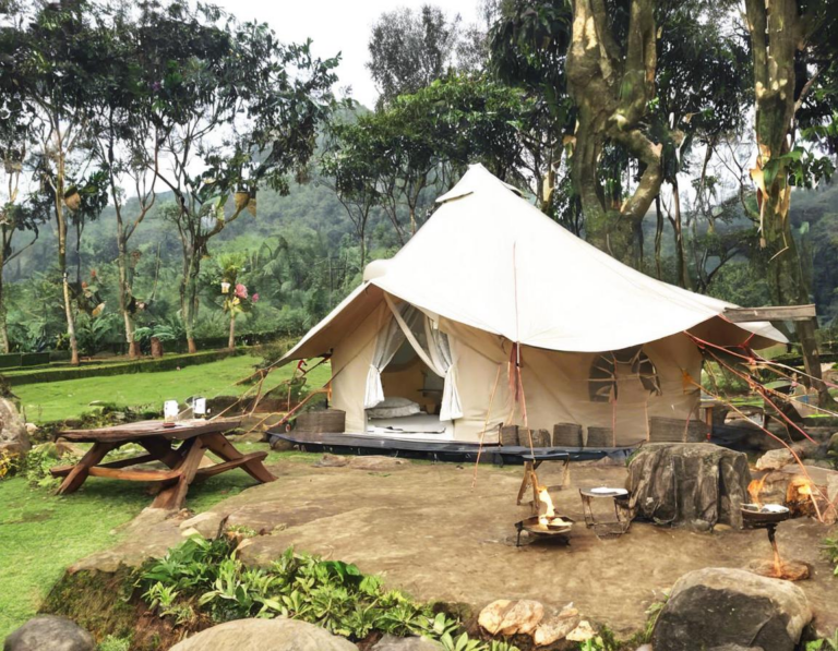 Pengalaman Menginap di Glamping Lakeside Rancabali Bogor: Sebuah Oasis di Tengah Alam